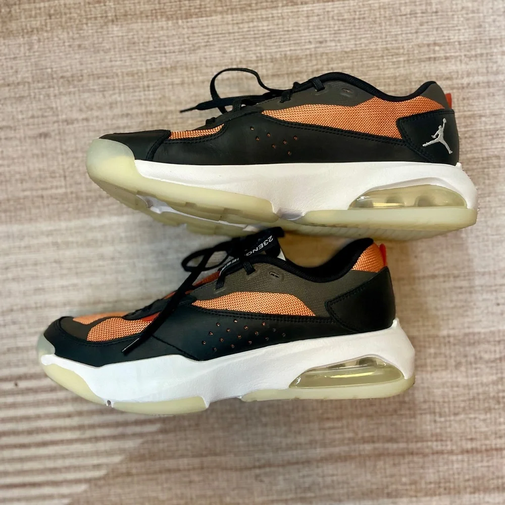 Air Jordan 200E Men’s 10 / Women’s 11 | Black & Curry Orange Sneakers | Like New